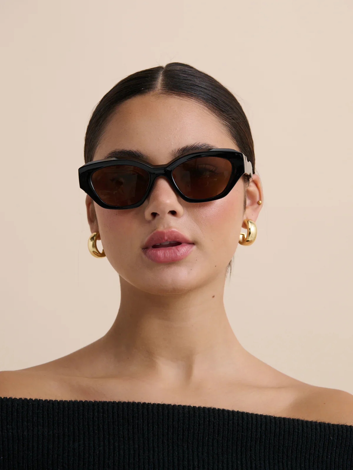 Cleopatra Cat Eye Sunglasses - Black - Image 4